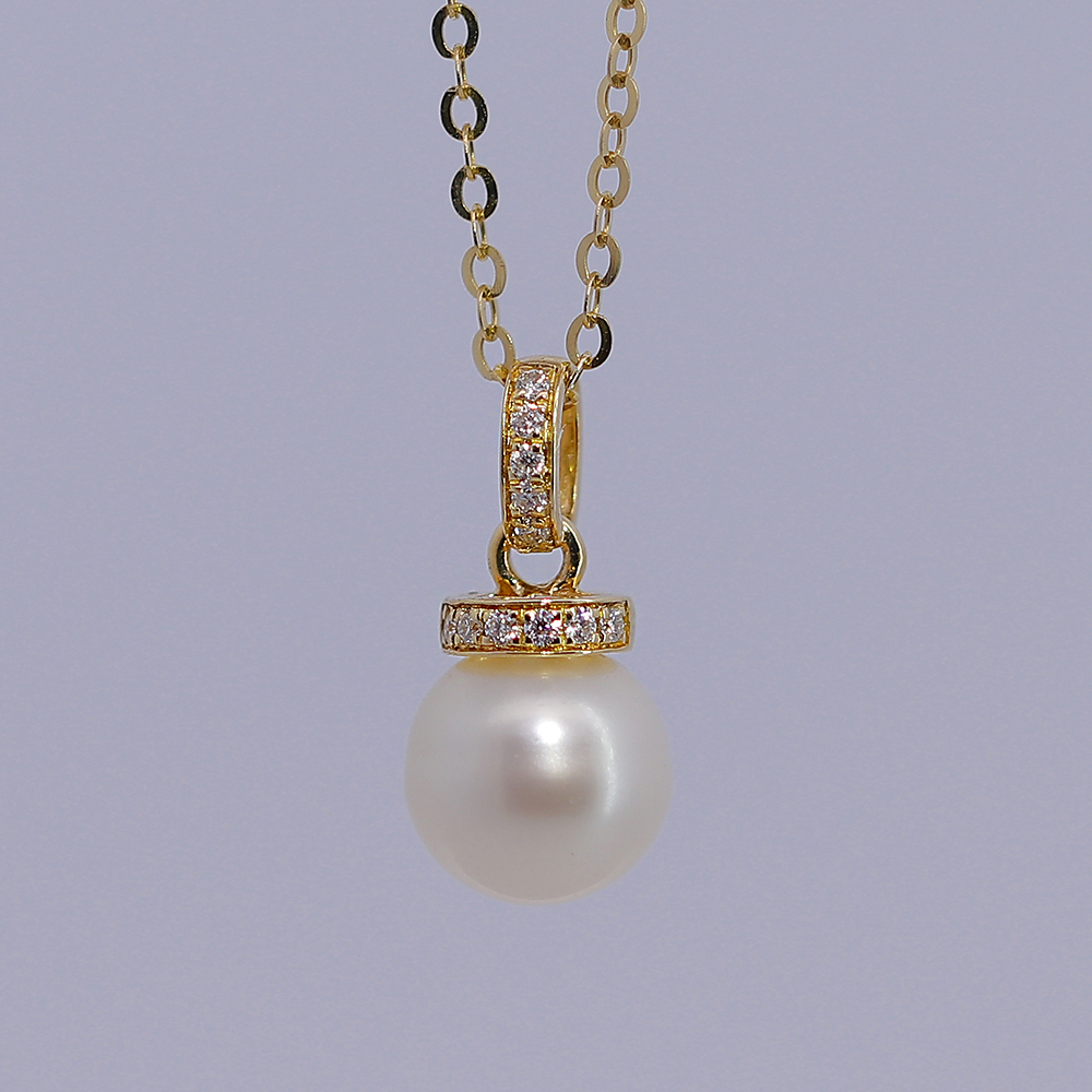 18K Gold Pendant with Stone and Pearl